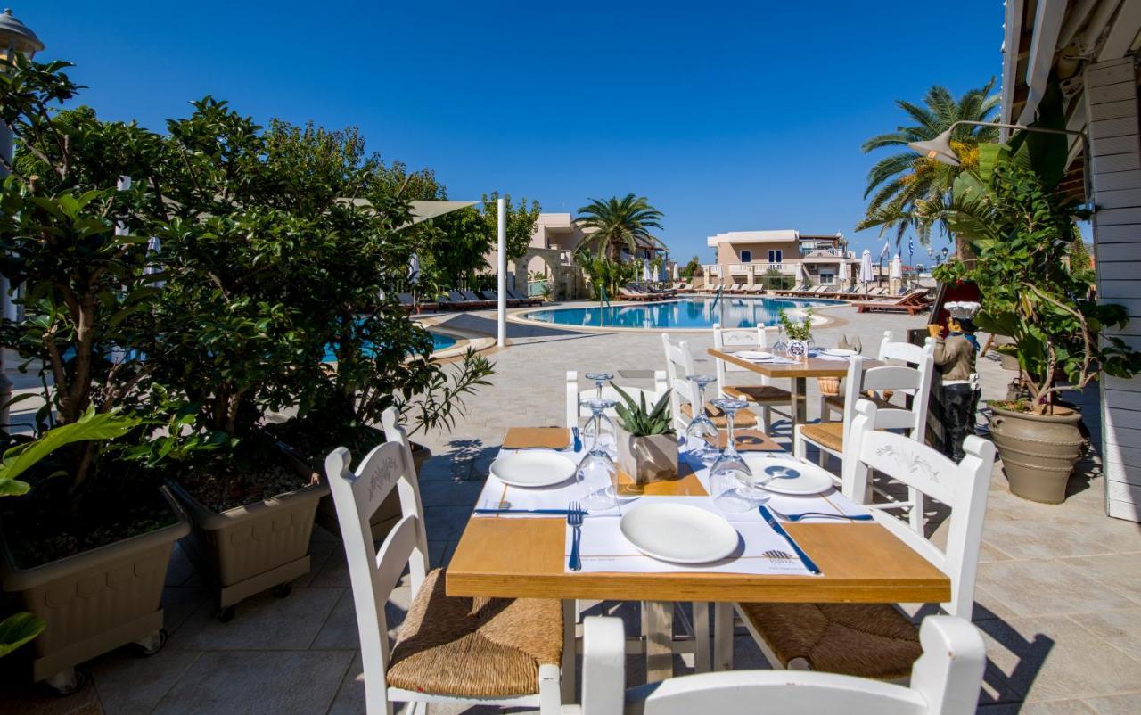 Isida Hotel Agia Marina エクステリア 写真