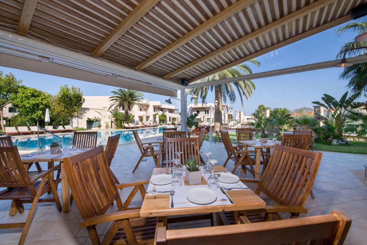 Isida Hotel Agia Marina エクステリア 写真