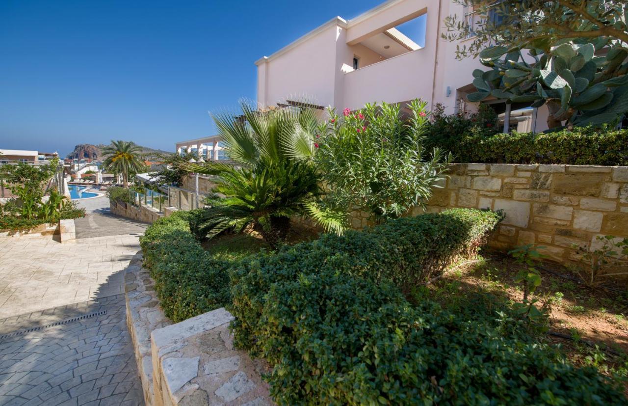 Isida Hotel Agia Marina エクステリア 写真