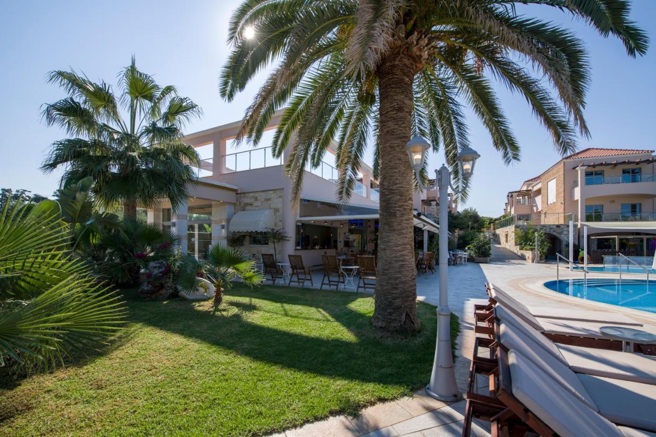 Isida Hotel Agia Marina エクステリア 写真