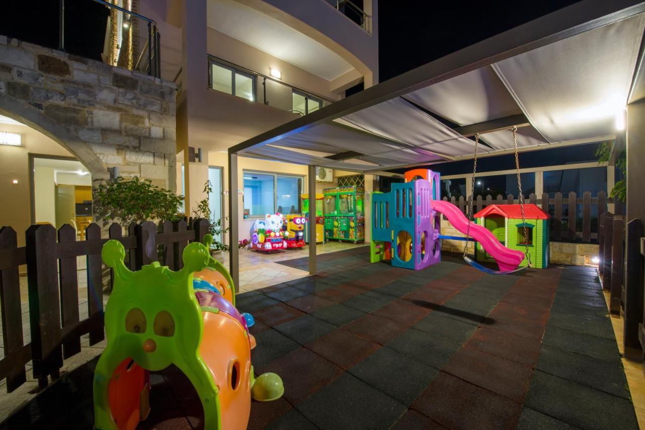 Isida Hotel Agia Marina エクステリア 写真