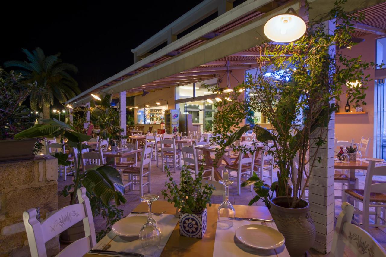 Isida Hotel Agia Marina エクステリア 写真