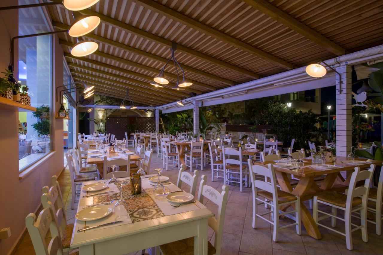 Isida Hotel Agia Marina エクステリア 写真