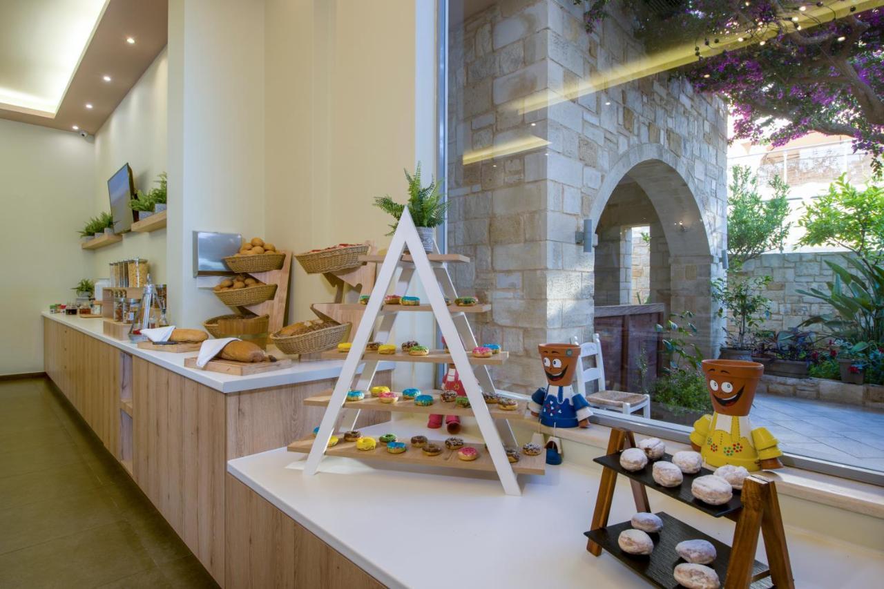 Isida Hotel Agia Marina エクステリア 写真