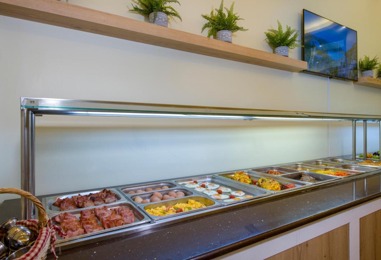 Isida Hotel Agia Marina エクステリア 写真