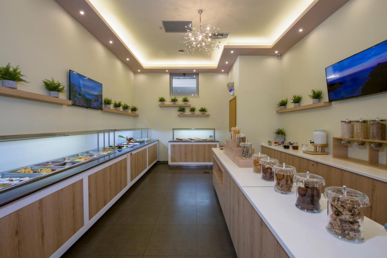 Isida Hotel Agia Marina エクステリア 写真